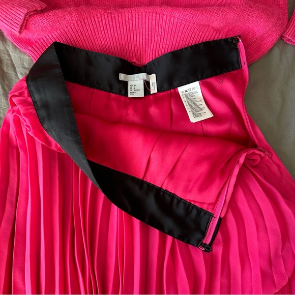 SOLD Pink Pleated Midi Skirt H&M - Picture 5 of 9